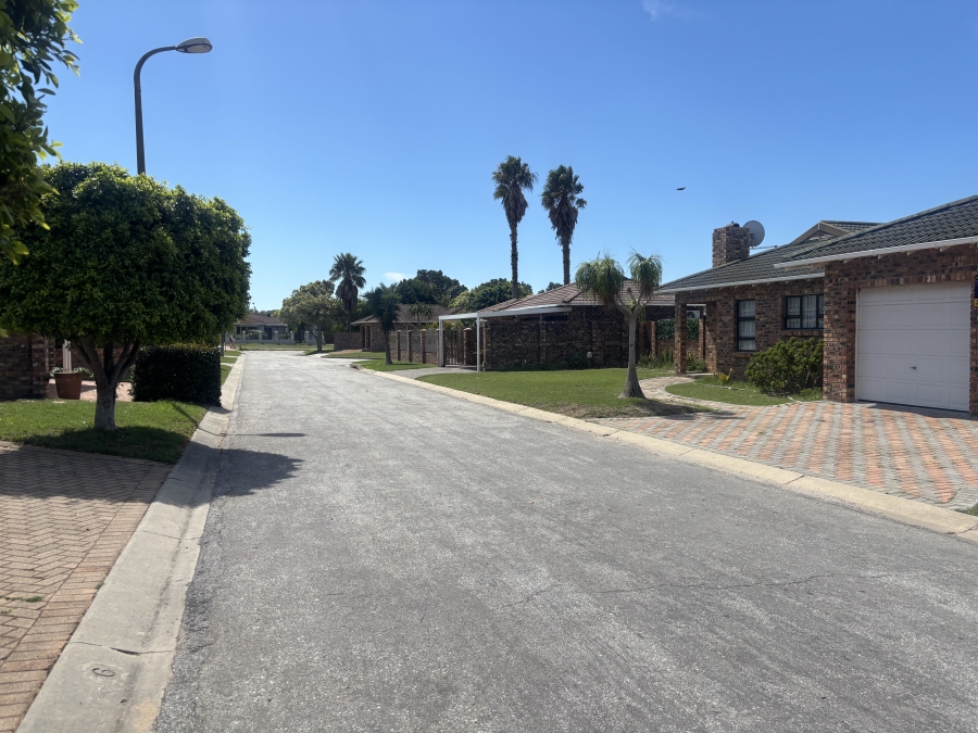 2 Bedroom Property for Sale in Summerstrand Eastern Cape